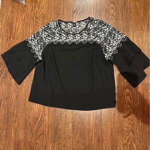 Chico’s Black Label Short Sleeve white & black lace top